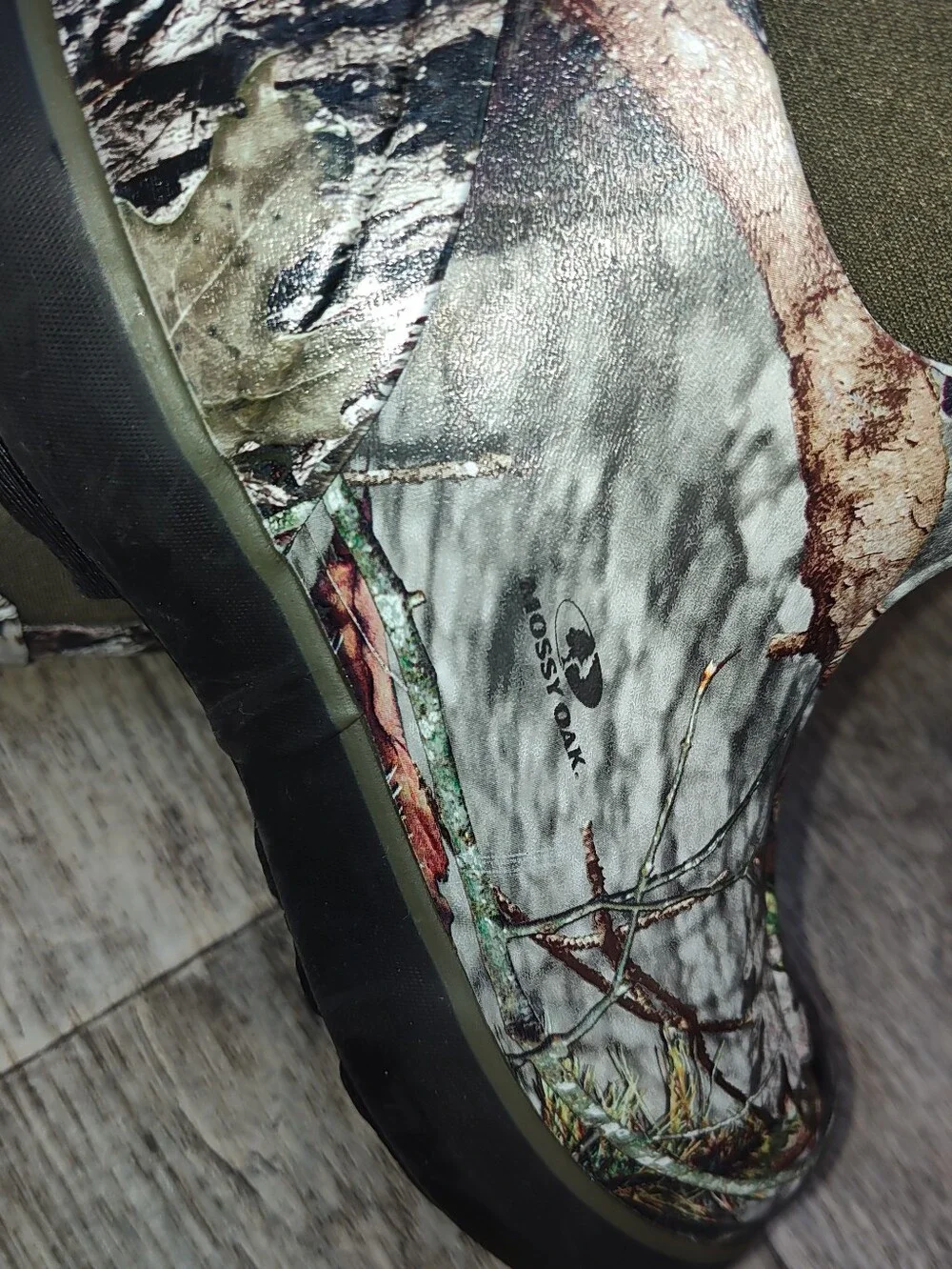 BOGS Classic II Mossy Oak Neoprene Pull On Boot boys/youth camo size 3, Like New